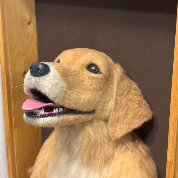 顔のフェルト作品